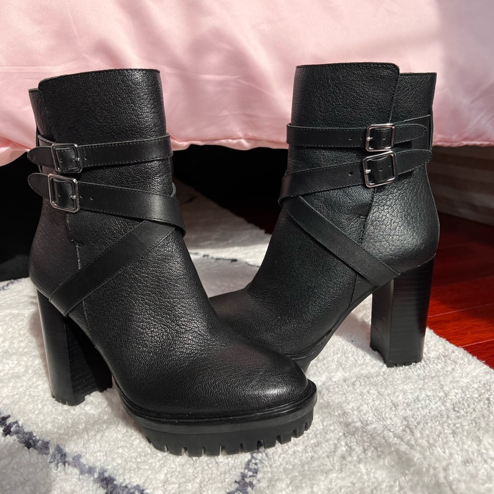 Vince Camuto Elison Luge Bootie (Black, Size US 6.5)